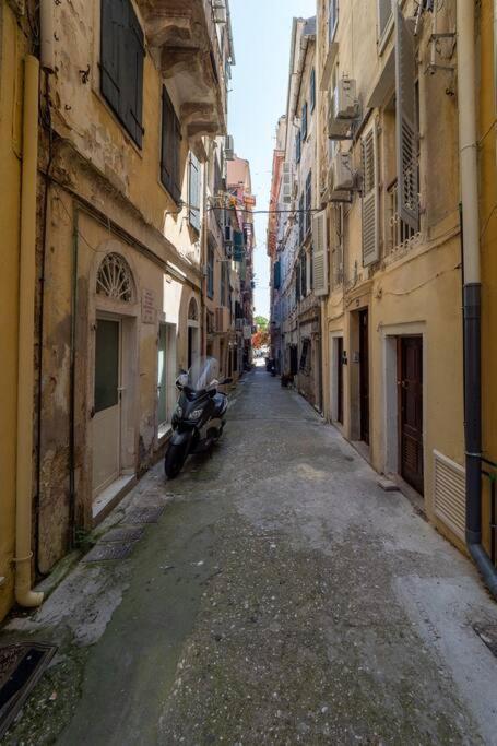 Апартаменты Old Town Corfu Romantic Studio Manto Nymfes Экстерьер фото